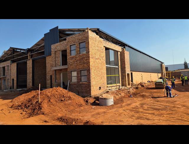 514M² WAREHOUSE TO LET IN BARTLETT